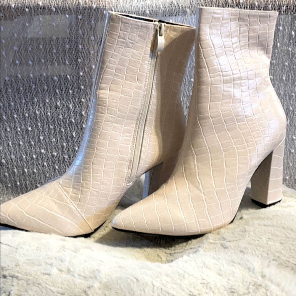 Cream/off white booties